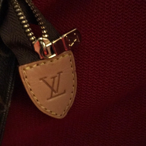 Louis Vuitton bag made in France 9 week 2008. - Picture 4 of 4